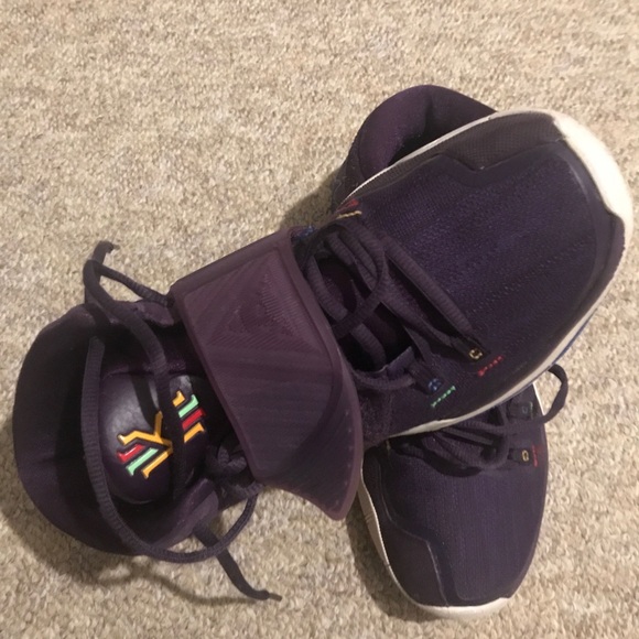 Kyrie 6 - Picture 3 of 4